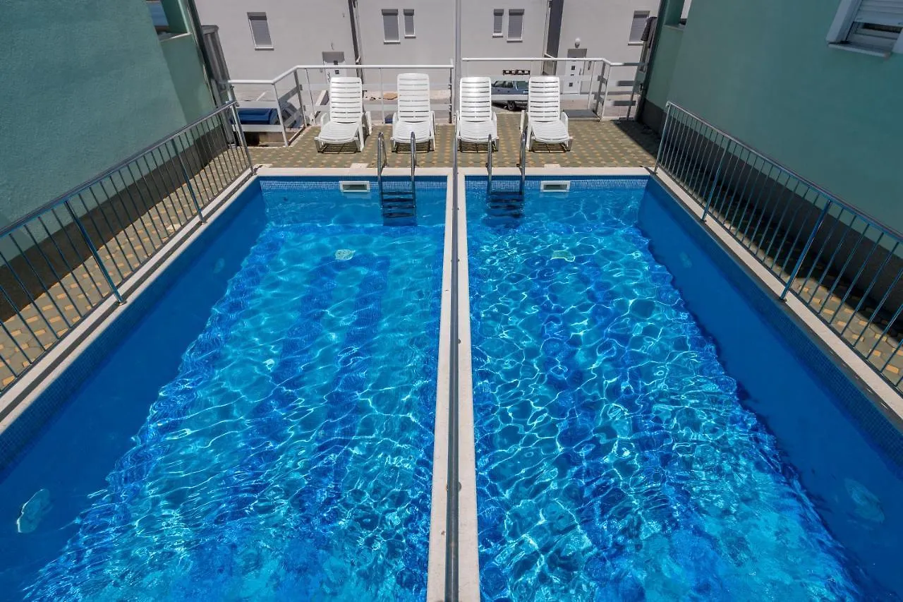 Luxury Apartment Hilary Trogir 0*,