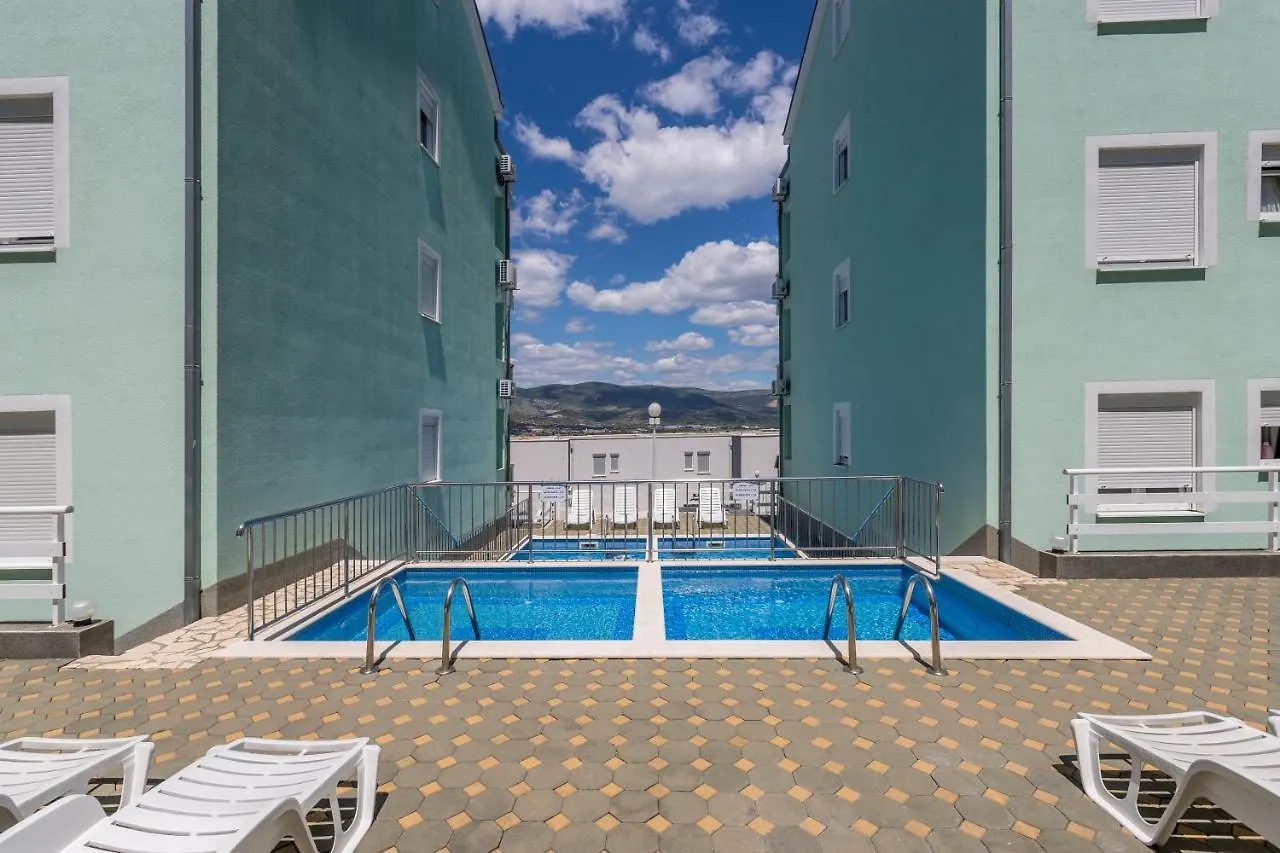 Luxury Apartment Hilary Trogir 0*,
