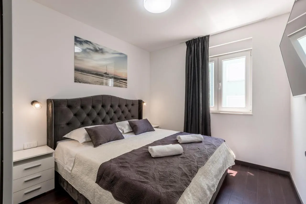 Luxury Apartment Hilary Trogir